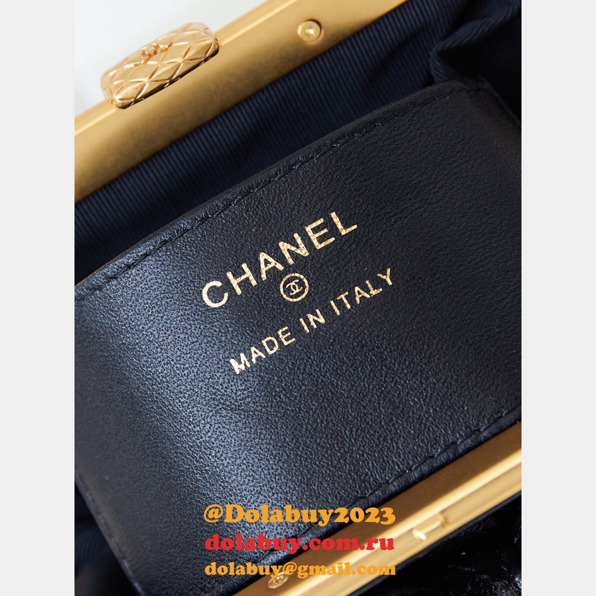 Perfect Replicas AP4028 Clutch With Chain 1:1 Mirror Bag