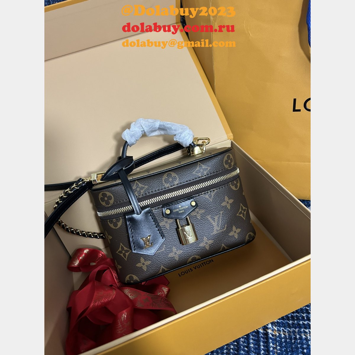 Vanity Chain Pouch Monogram Reverse M47125 Knockoff Louis Vuitton