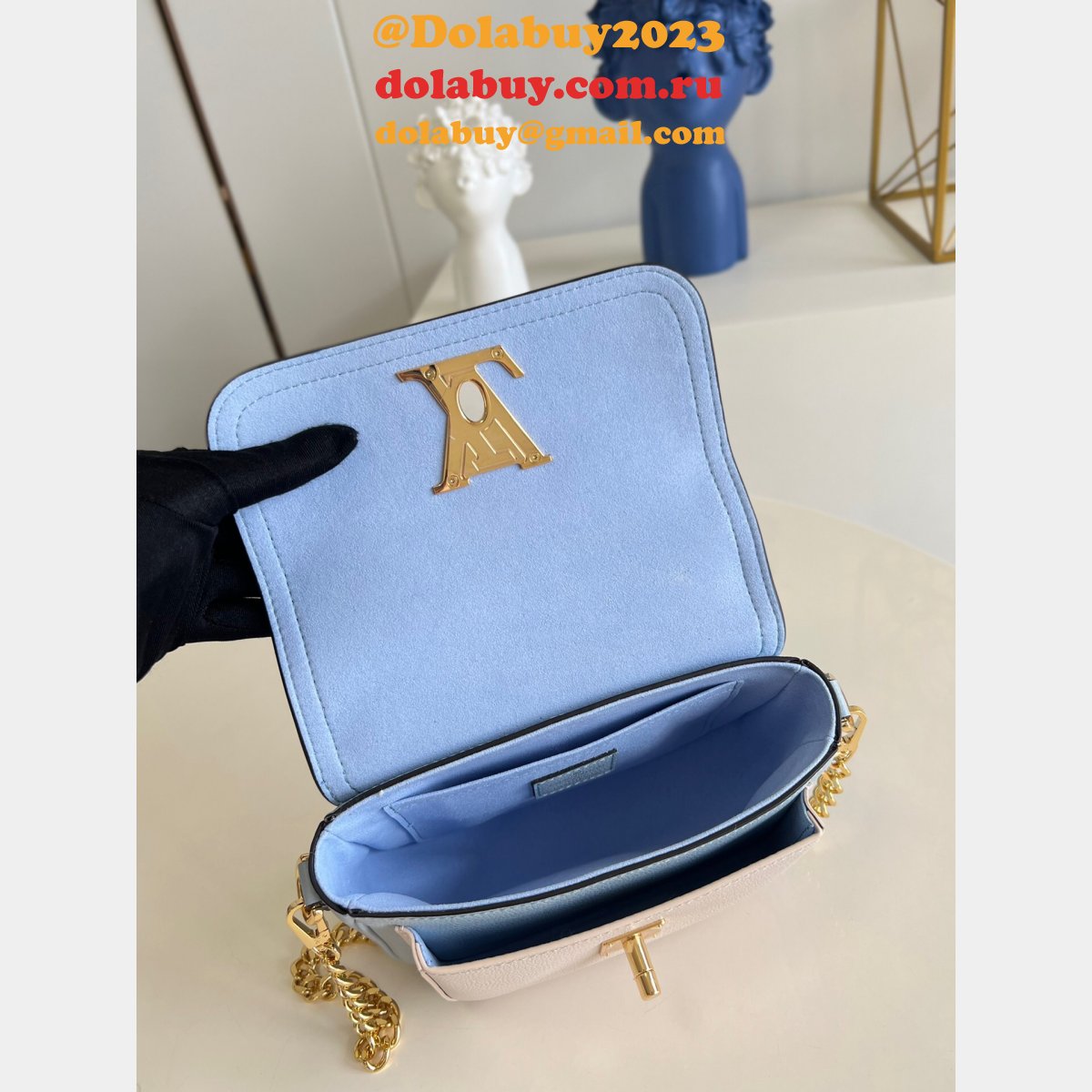 Louis Vuitton Replica Designer Lockme Tender M58557 Bag