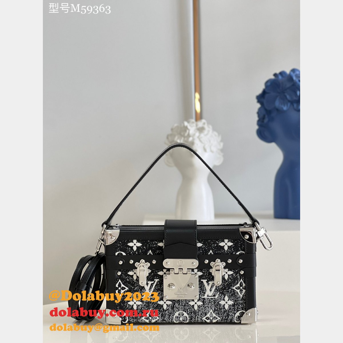 Fake Louis Vuitton Designer Online Store M59363 Soft Bag