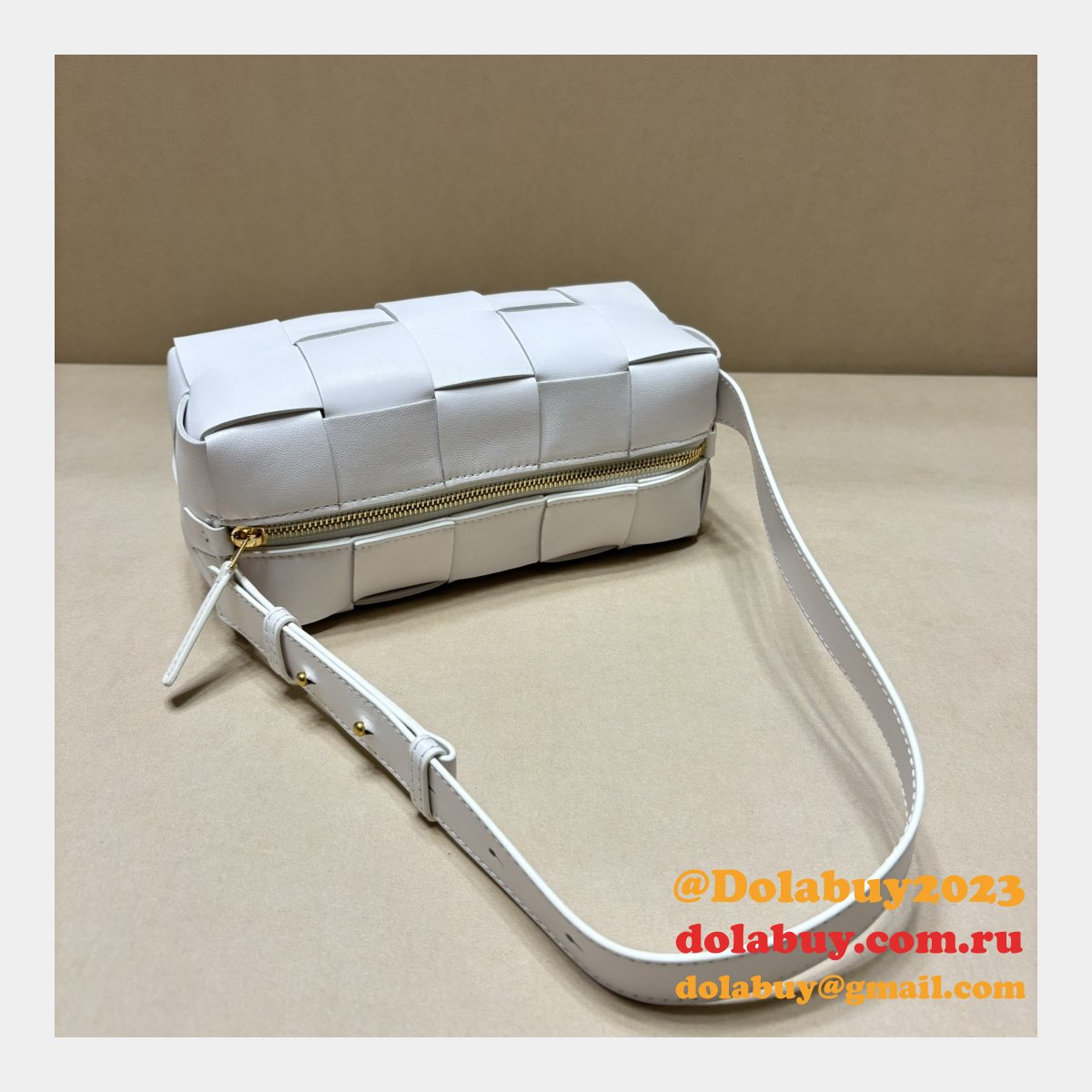 Designer BOTTEGA VENETA BRICK CASSETTE