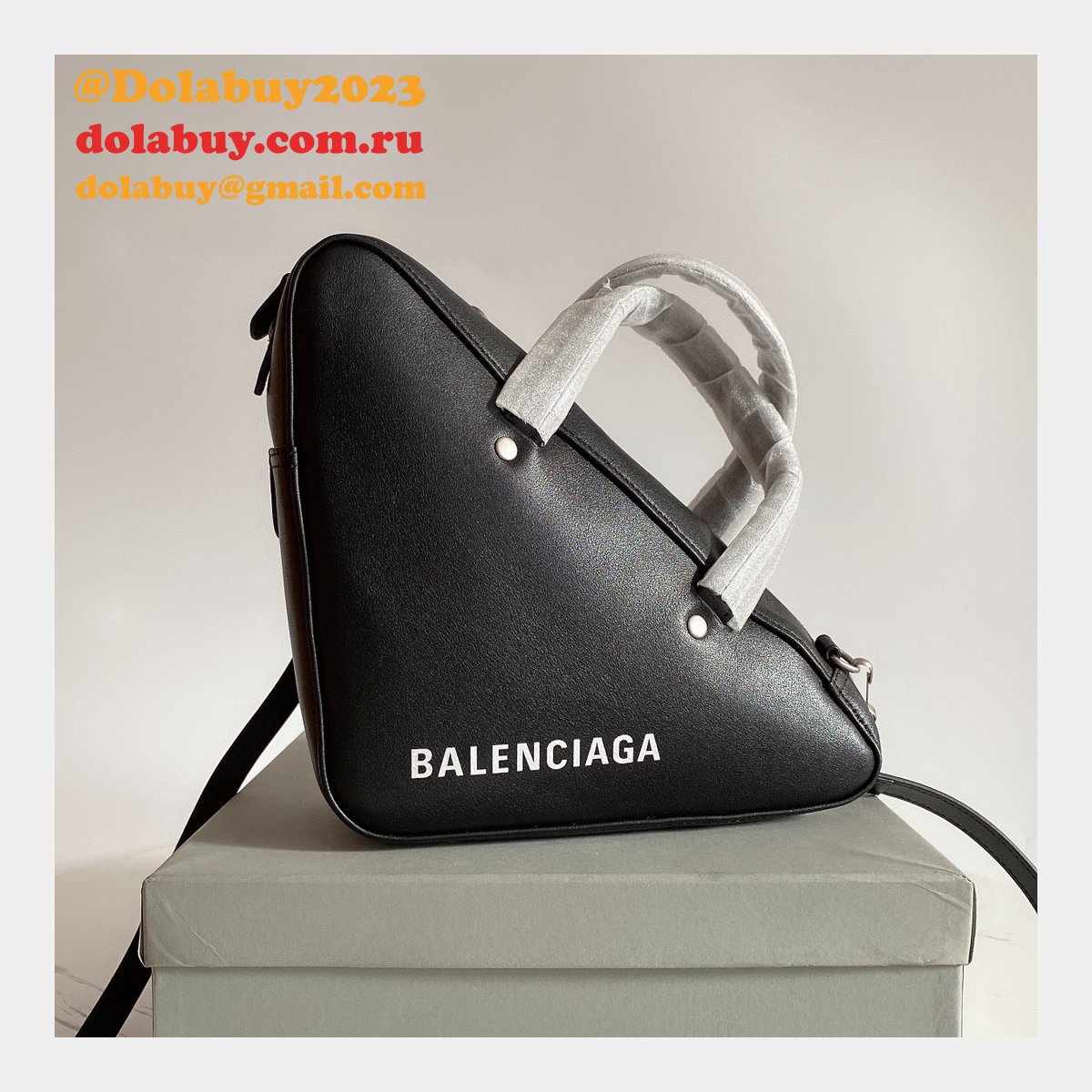Luxury Balenciaga shoulder Triangle Black bag