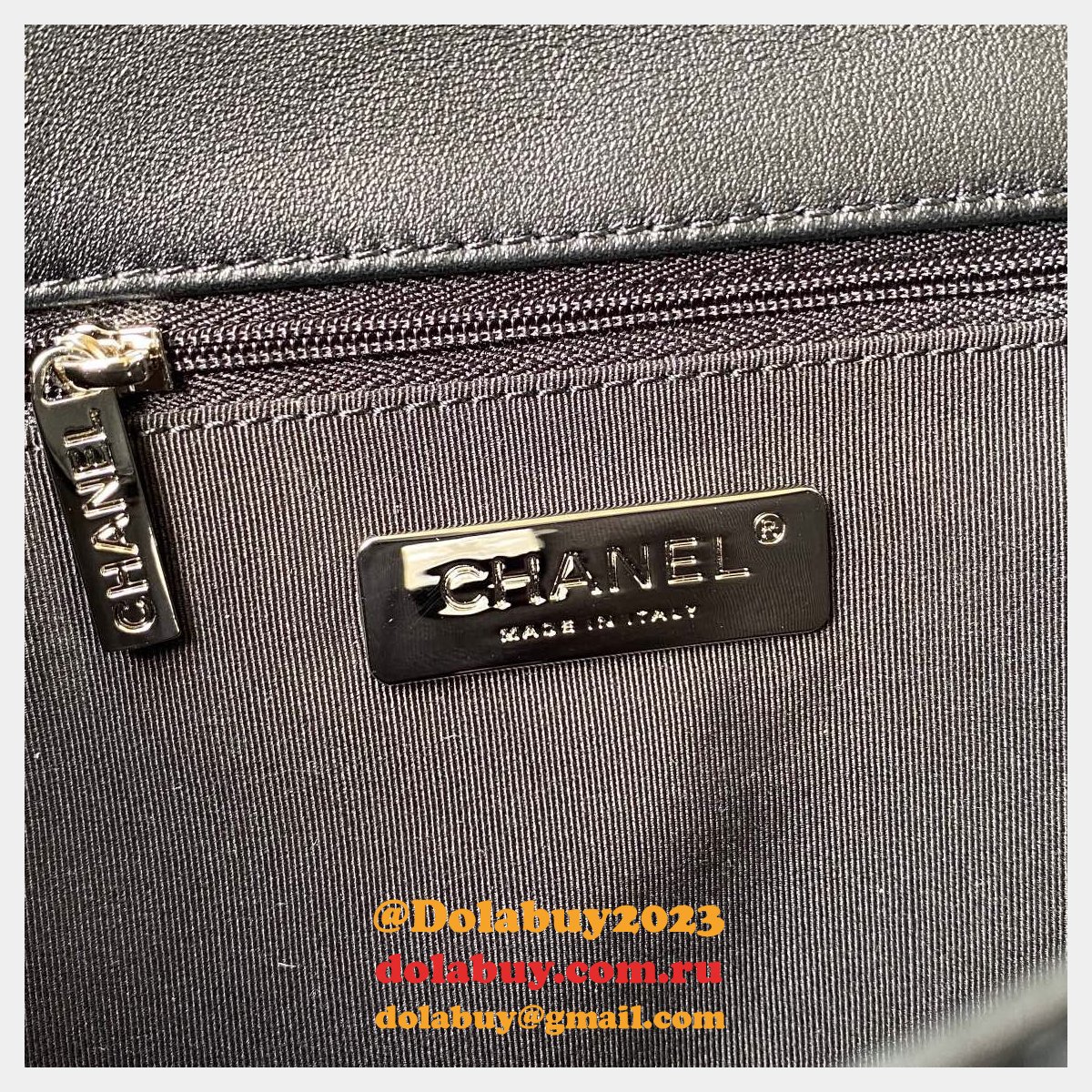 Best Replica Lambskin Gold-Tone AS1160 White/Black 19 Handbags Online Sale