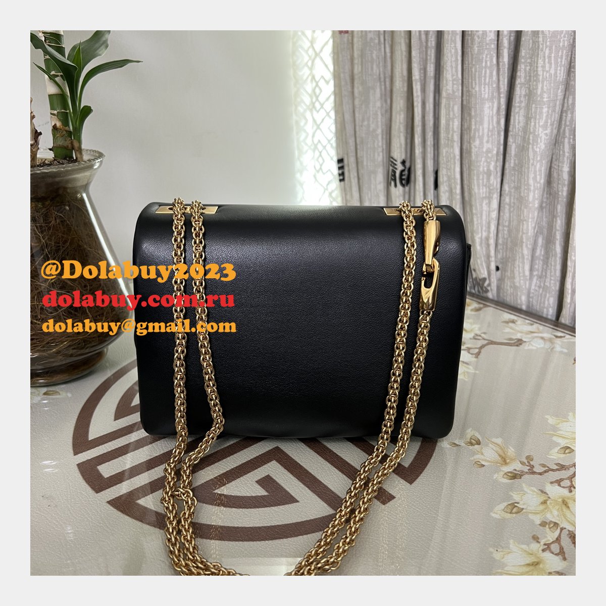 AAA+ Shop Valentino Garavani ONE STUD Chain Handbag