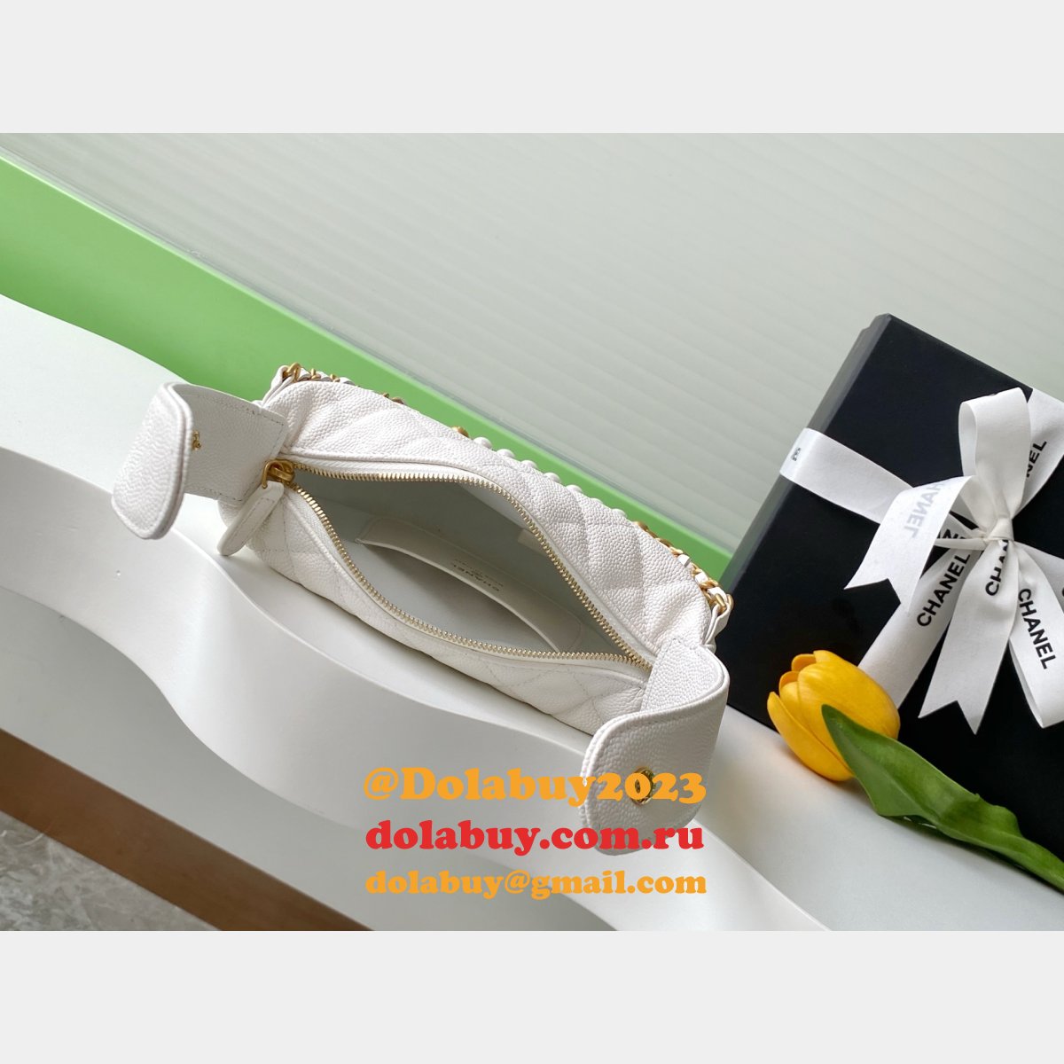 Luxury Replica Pouch Cases Grained Calfskin AP4584 Bag