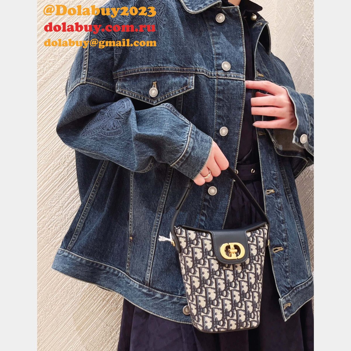 Dior Designer Oblique 30 Amber Montaigne Bucket 2049 Replica Bag