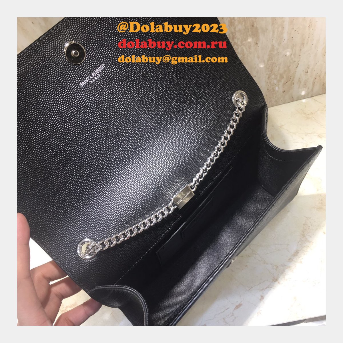 YSL Saint 5868006 24cm Elegant Shoulder Bags