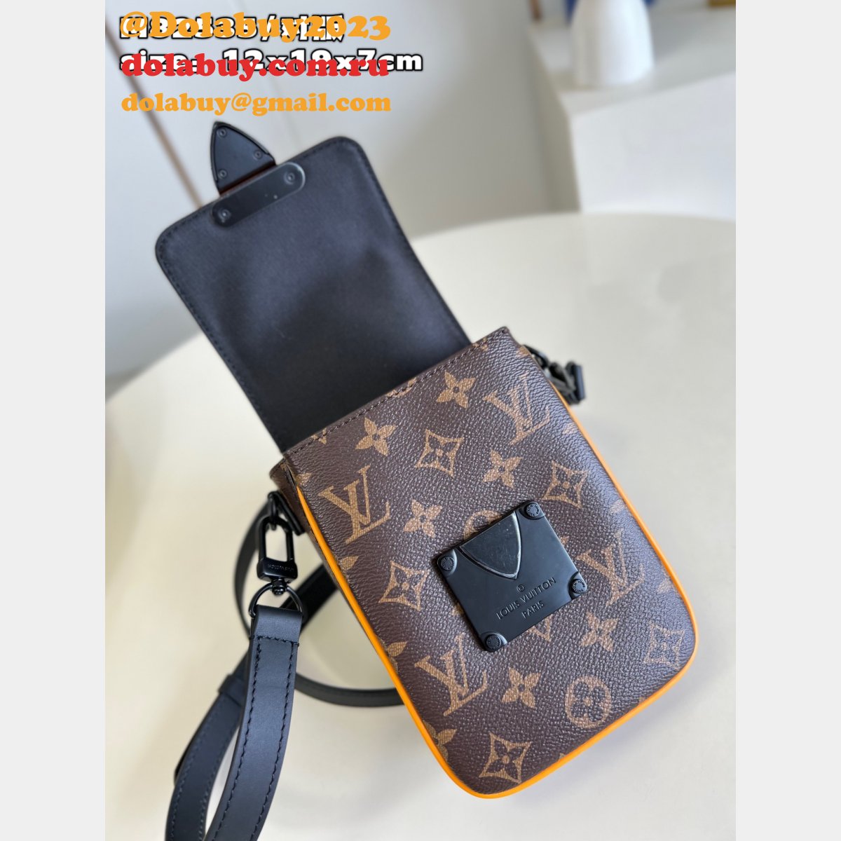 S-Lock Vertical Wearable Wallet Replica Louis Vuitton 7 Stars Bag
