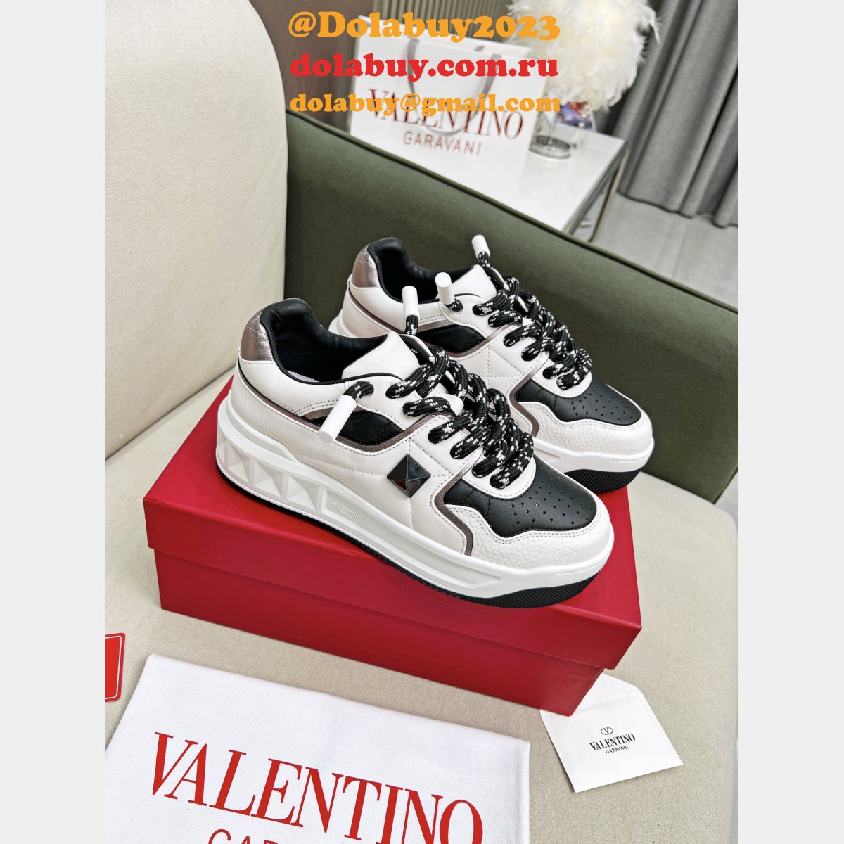 Best Quality Valentino Bread Shoes/Sneakers Good Women/Men price
