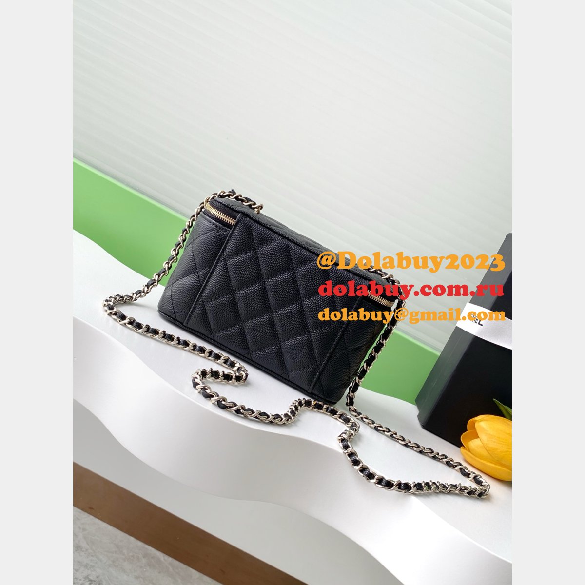 Luxury Long Vanity AP4530 Replica Chain Shiny Bag