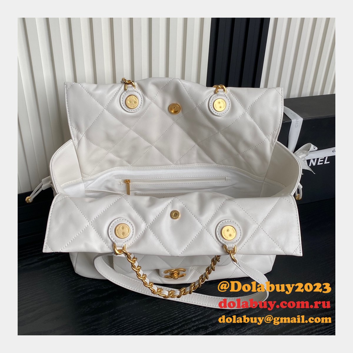 Buy Luxury First Copy AS5315 Shopping Shiny Bag