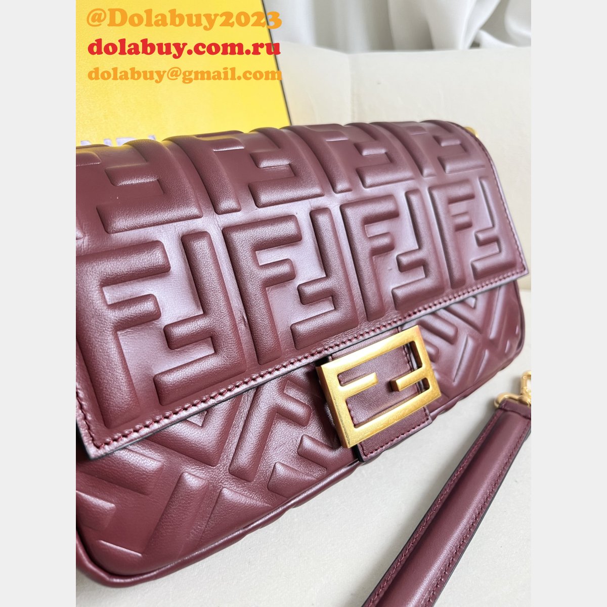 7 Star fendi Iconic Baguette Medium bag 211