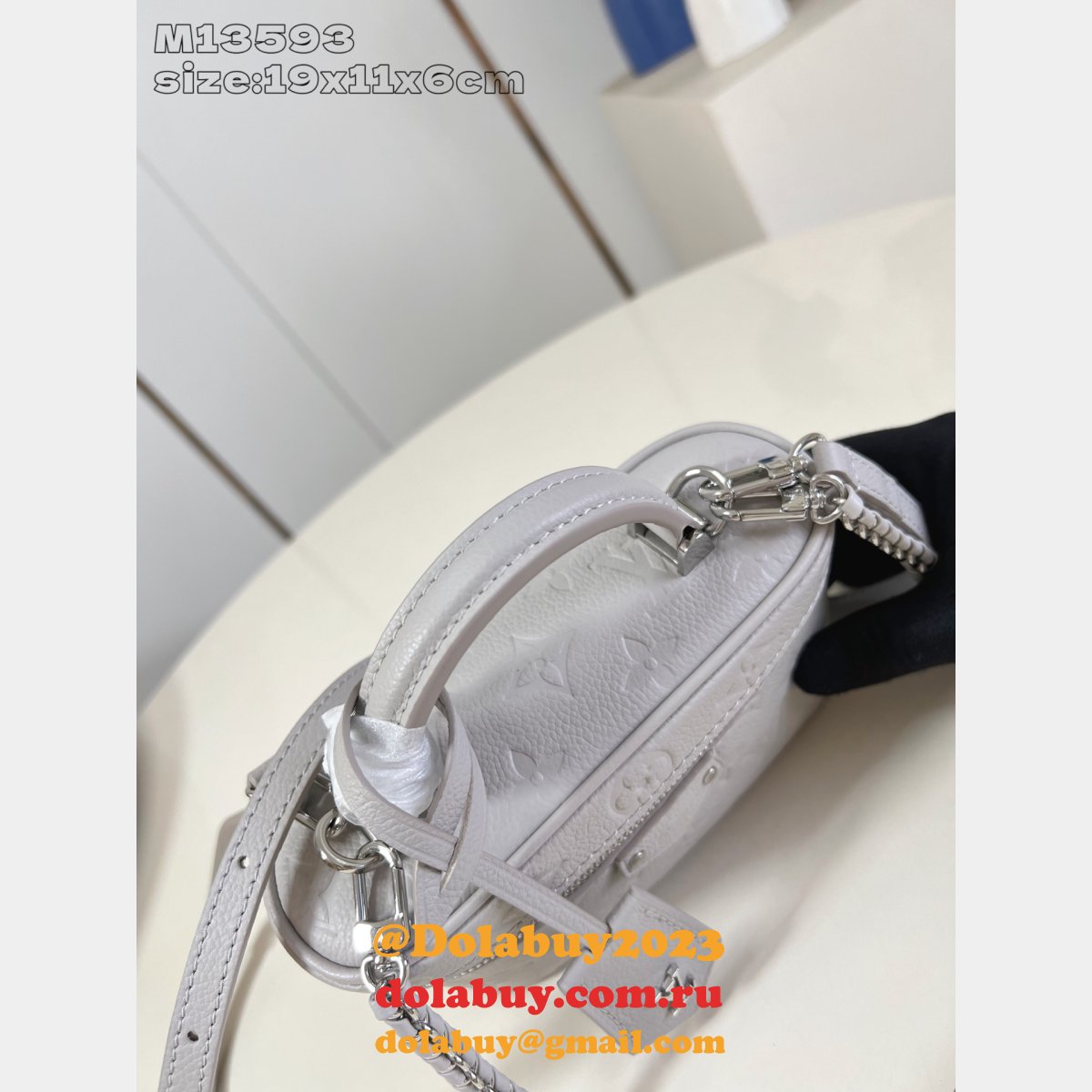 Louis Vuitton M13593 New Vanity Chain Pouch Copy Bag