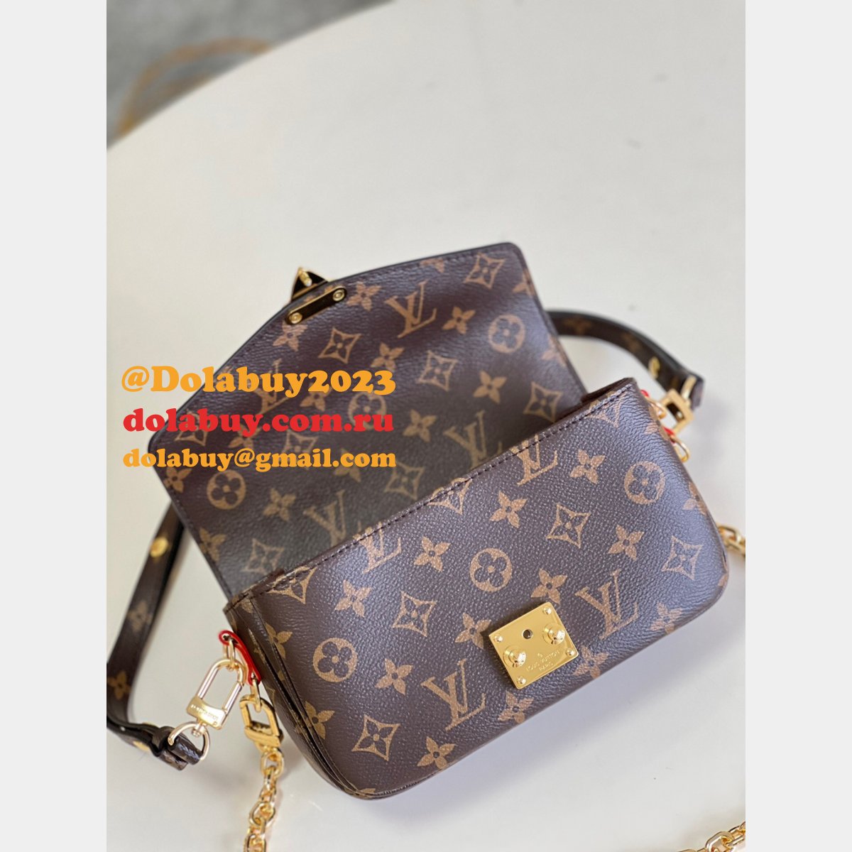 Factory Replica Louis Vuitton M46279 Pochette Métis East West Monogram