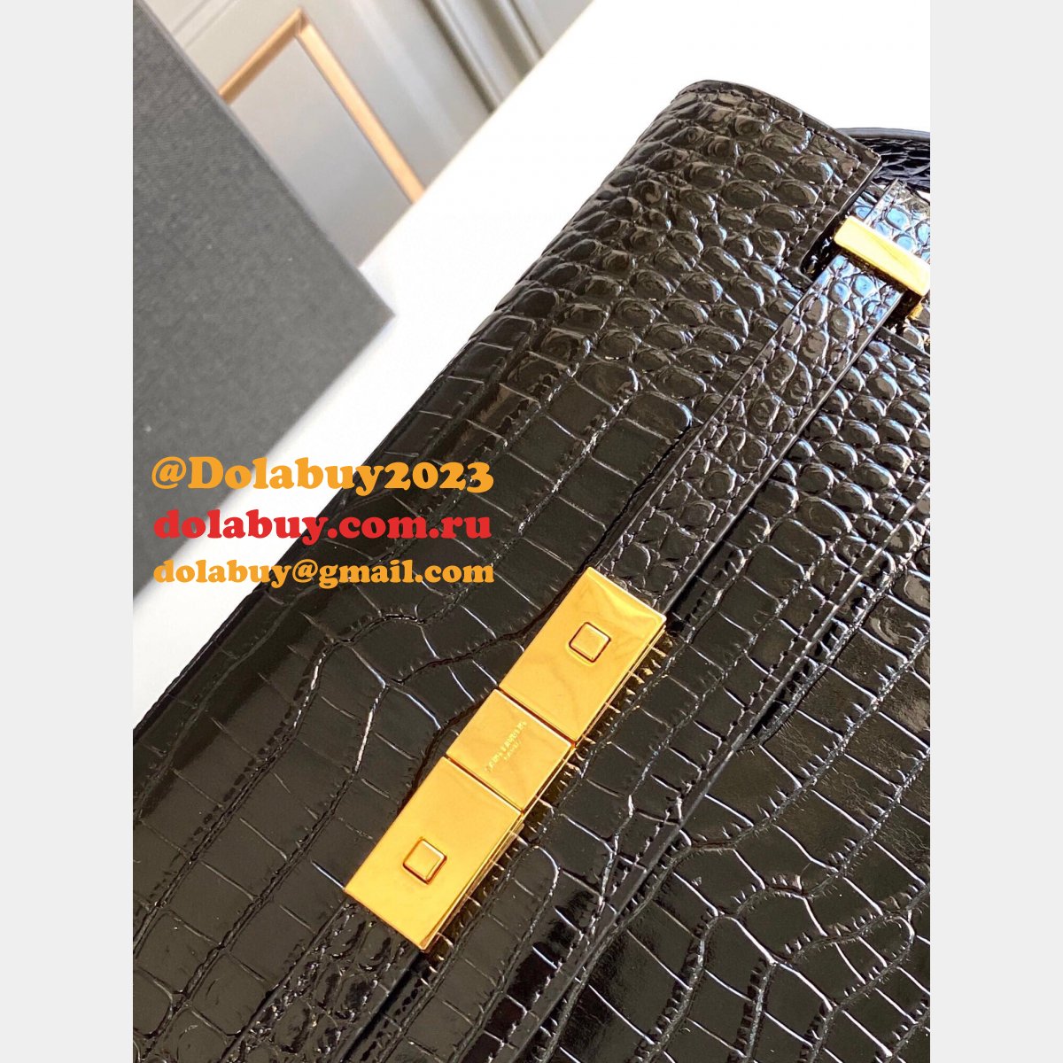 Top Quality Saint Laurent Leather Manhattan Shoulder Bag Golden Black