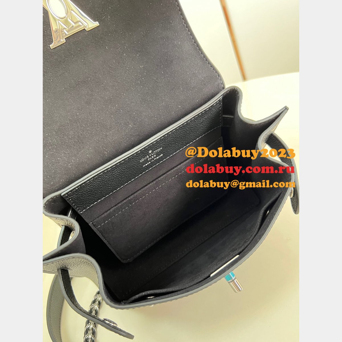 The Best Quality Louis Vuitton Fake LockMe Ever M21088 Bag