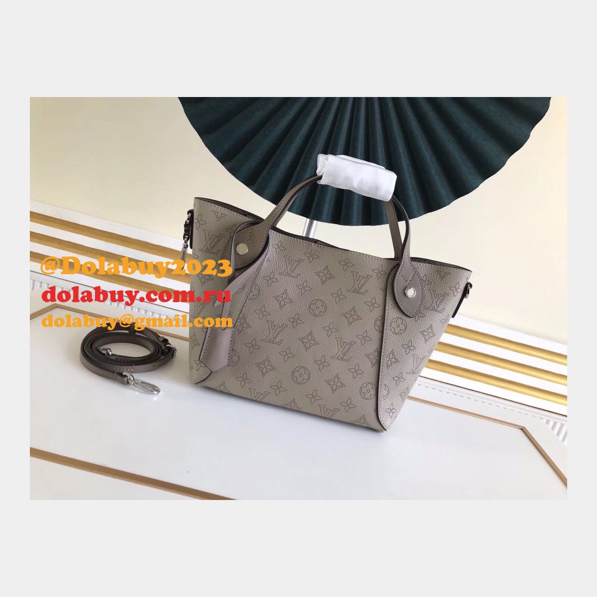 7 Star Louis Vuitton Mahina M54353/M54350 Hina Handbags