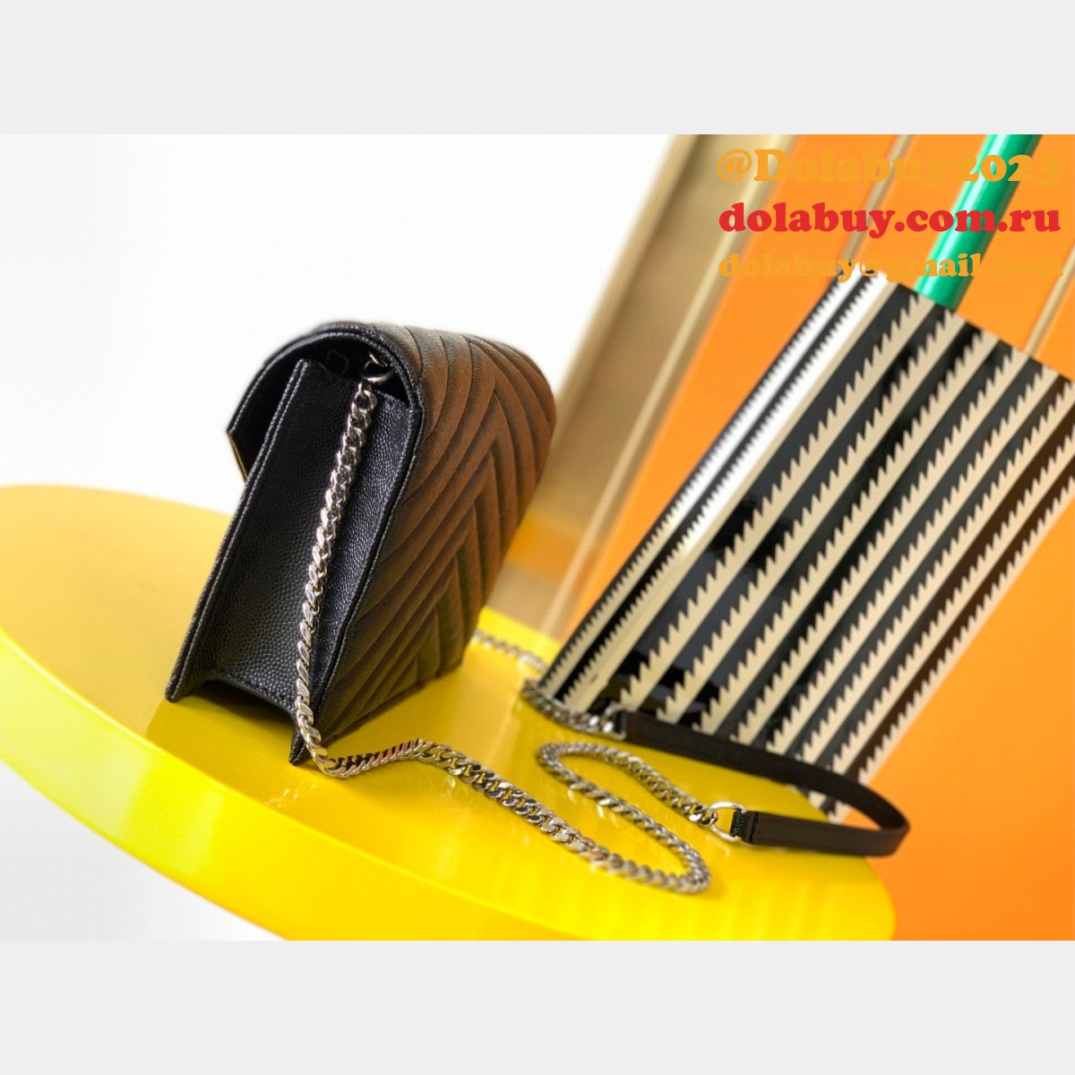 YSL Cheap Monogram Chain 19cm WOC 393953