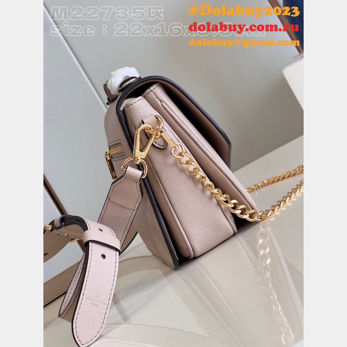 Luxuryin Focuses Oxford Lockme Louis Vuitton Replica M22735 Bag
