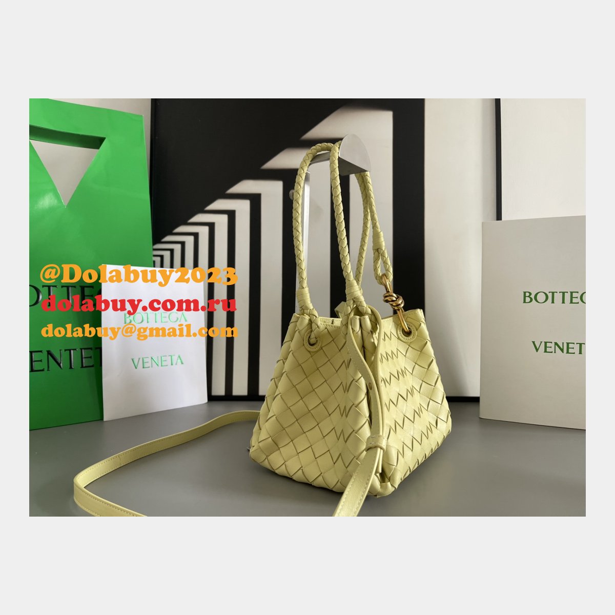 Top Quality BOTTEGA VENETA parachute Andiamo mini size 796569