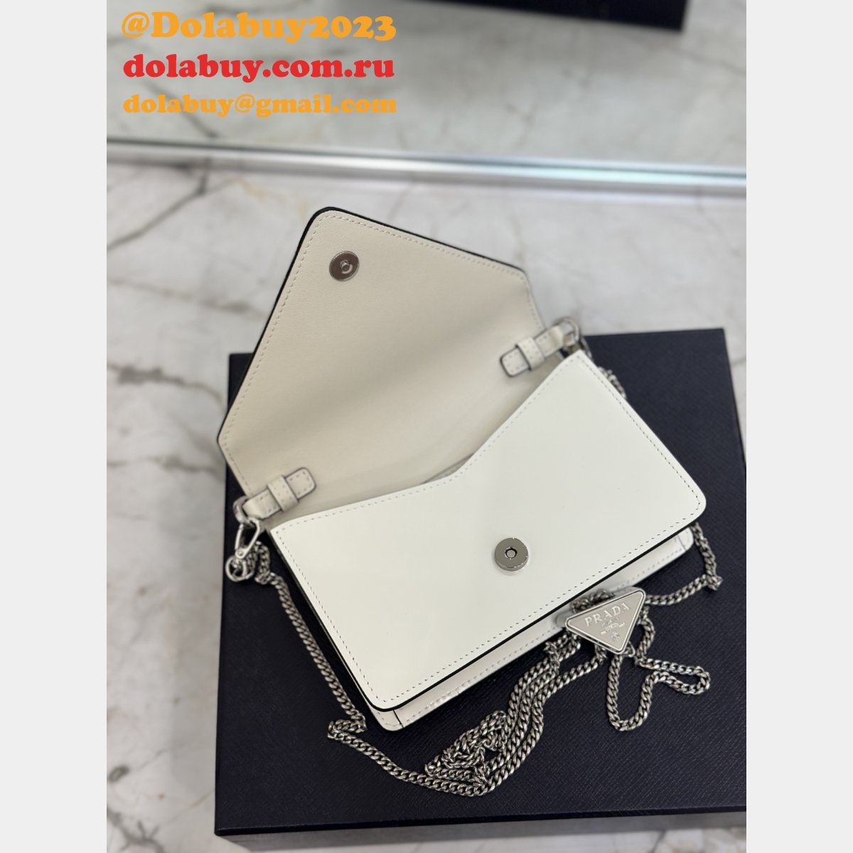 Affordable Luxury Prada Replica Mario Raffia Triangle 1BH189 Bag