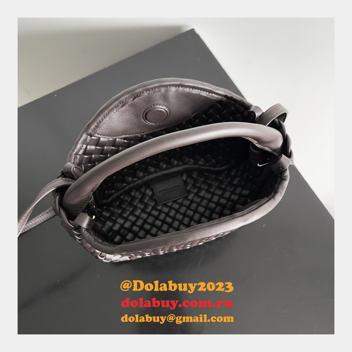 New BOTTEGA VENETA COBBLE Top Handle Bag