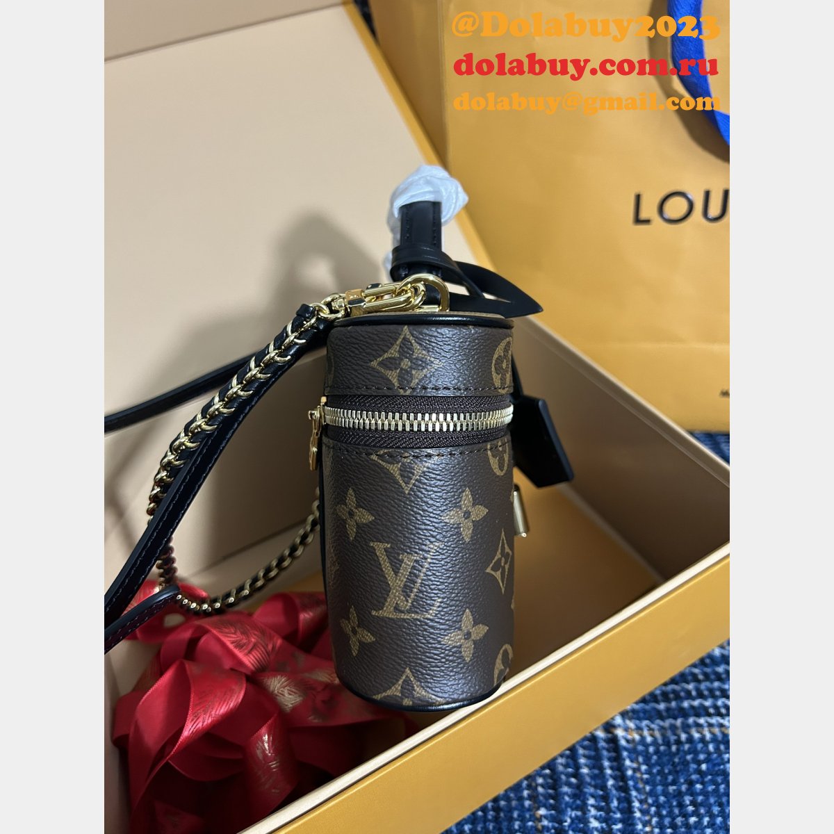 Vanity Chain Pouch Monogram Reverse M47125 Knockoff Louis Vuitton