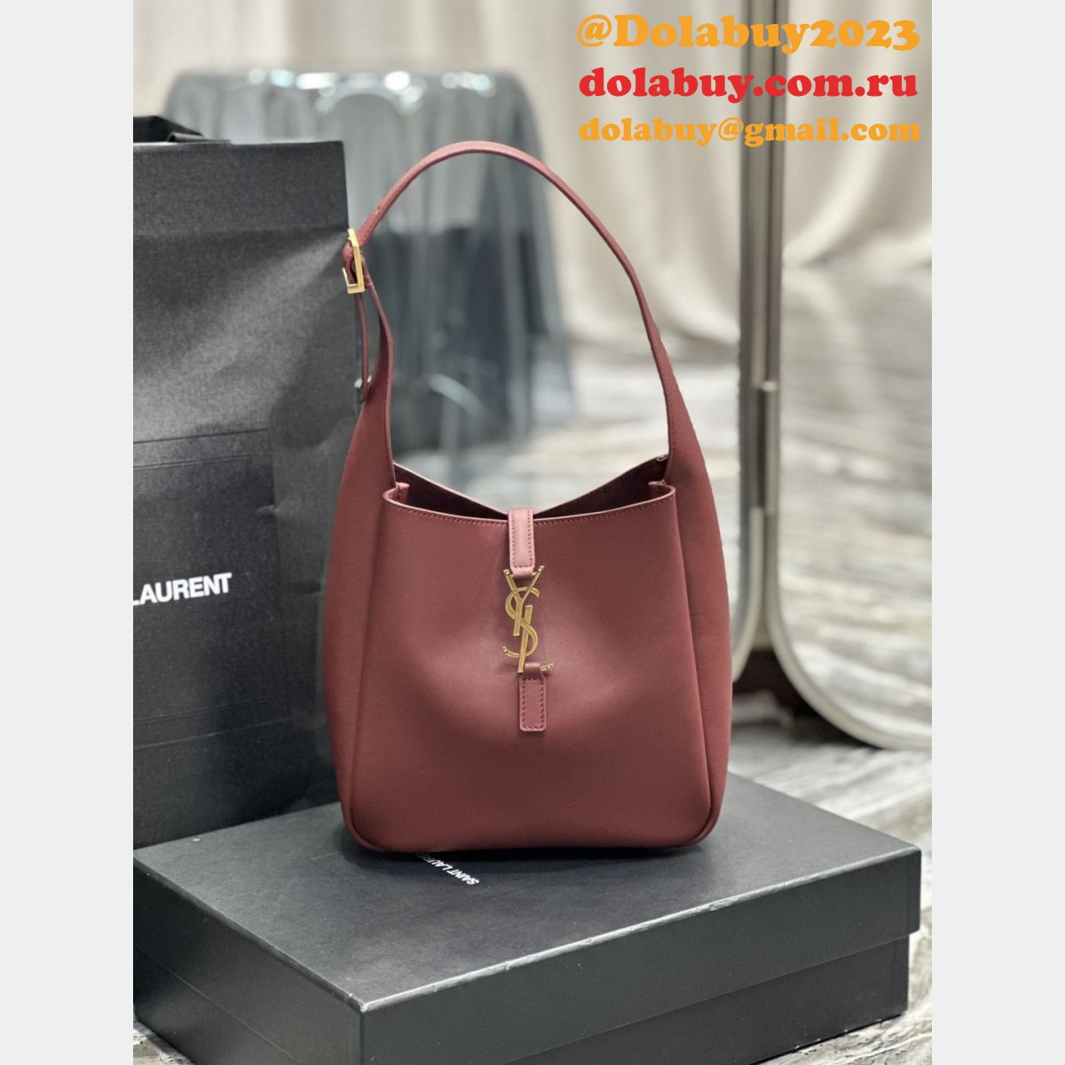 Fake Saint Laurent LE 5 À 7 SOFT 713938 Perfect Bag