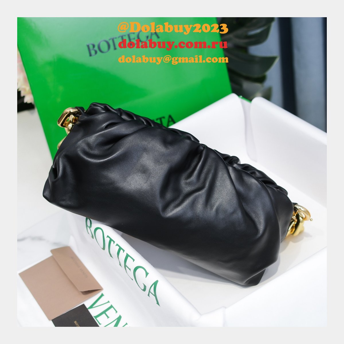 Where to find the Best Replicas Bottega Veneta 30CM Chain Pouch Bag Dupes