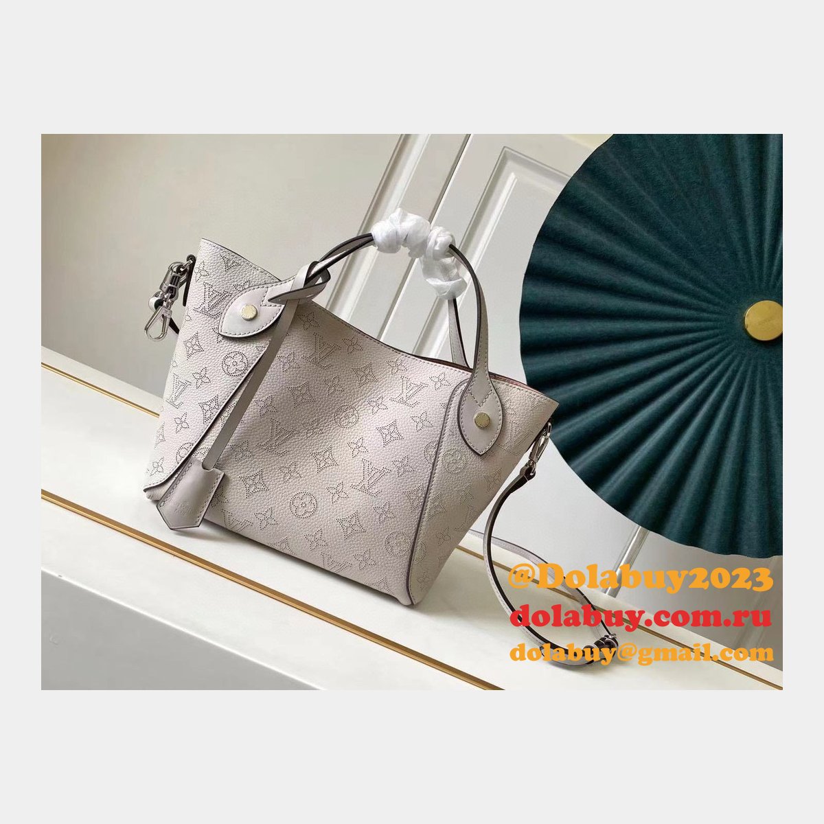 7 Star Louis Vuitton Mahina M54353/M54350 Hina Handbags