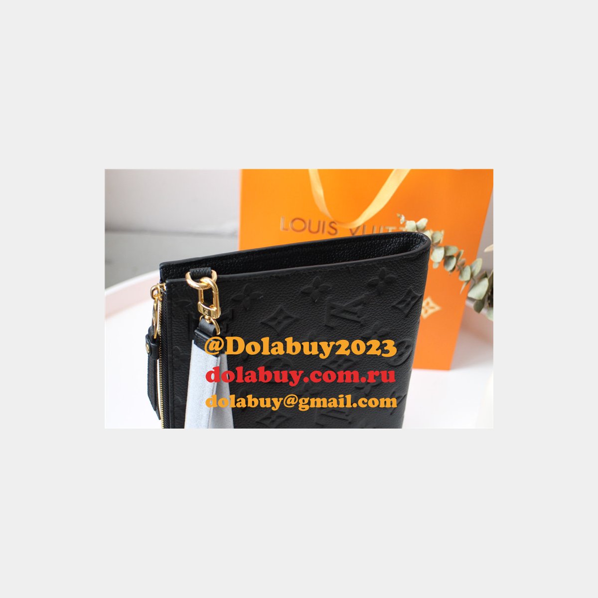 Louis Vuitton M68705 Replica Pochette Mélanie MM Monogram Empreinte Leather