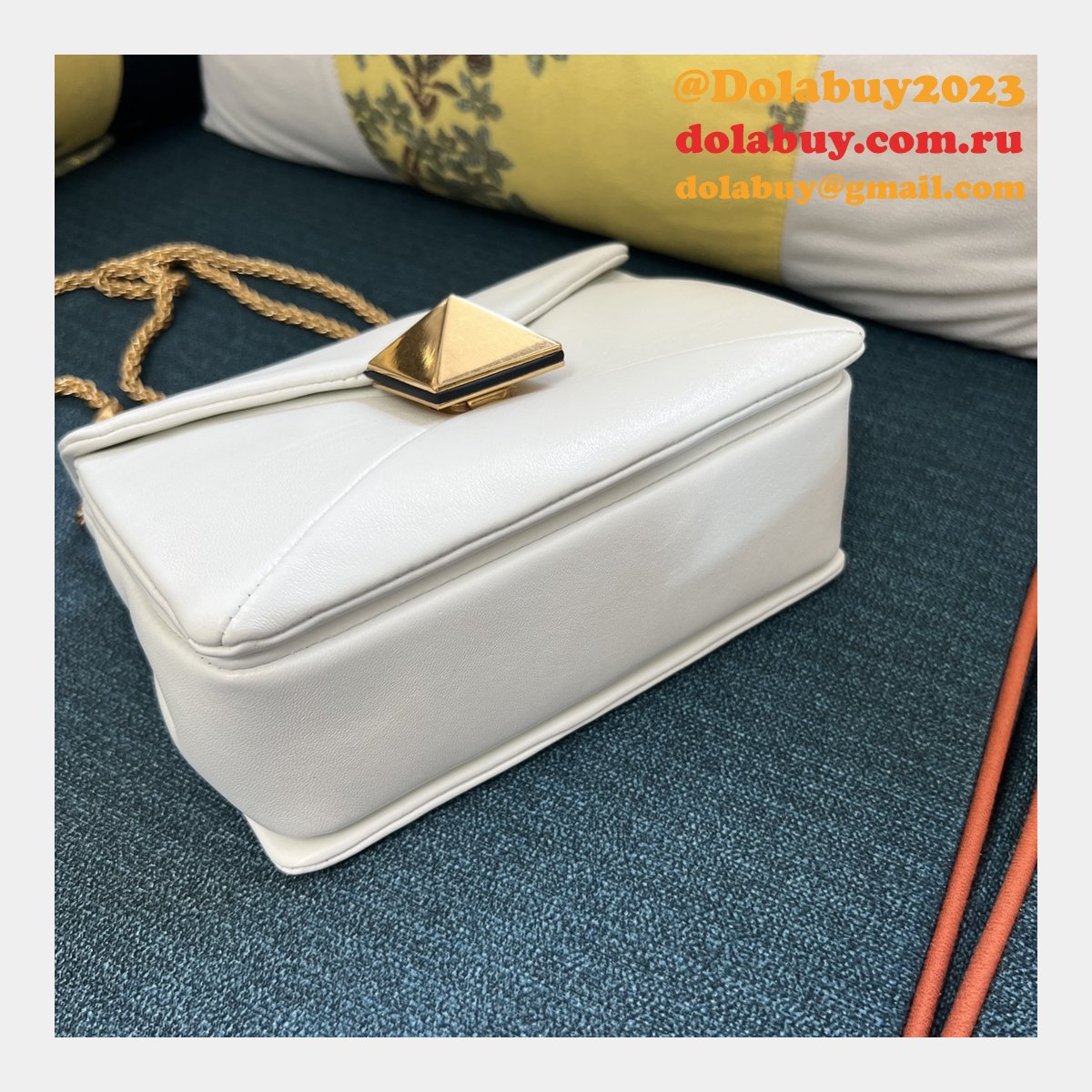 AAA+ Shop Valentino Garavani ONE STUD Chain Handbag