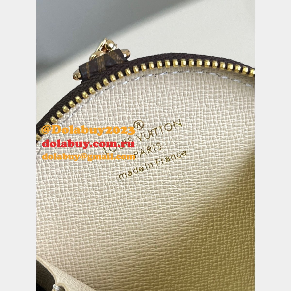 High Quality Designer Replica Louis Vuitton Purses M47546 Pouch