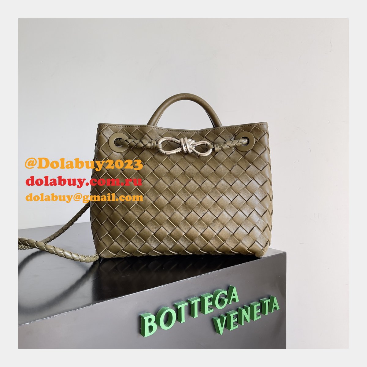 BOTTEGA VENETA ANDIAMO Small 25cm Bag Leather Strap
