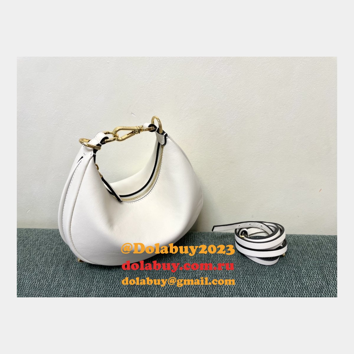 our dolabuy best praphy 56853 designer replica F**di bag