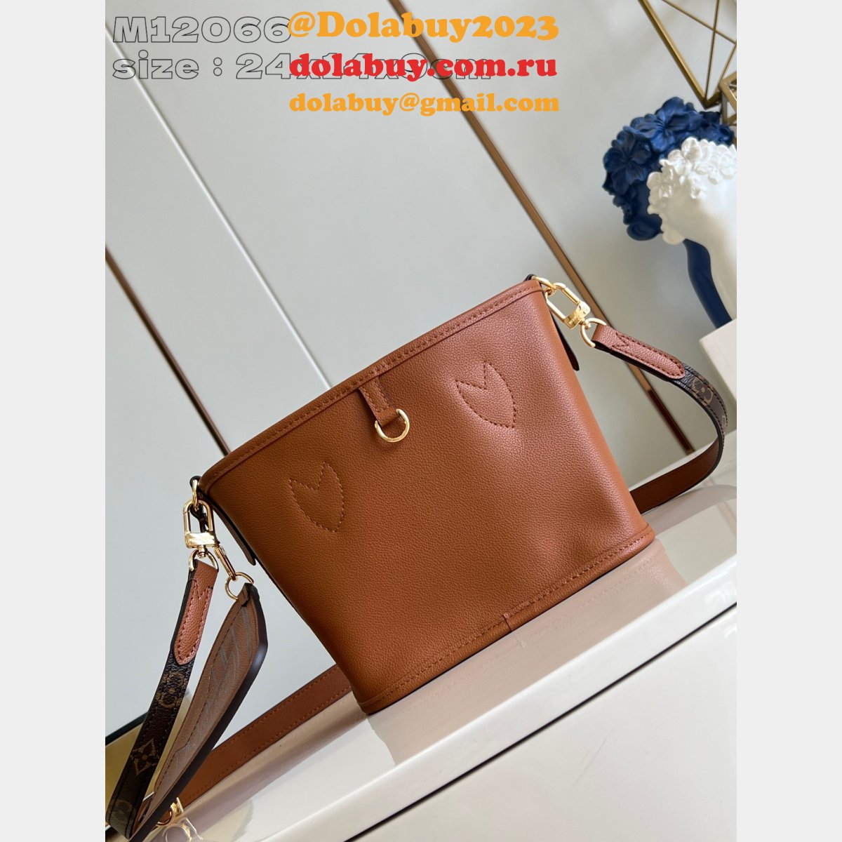 Louis Vuitton 7 Star M12099/M12066 Neverfull Bandoulière Inside Out Fake Bag