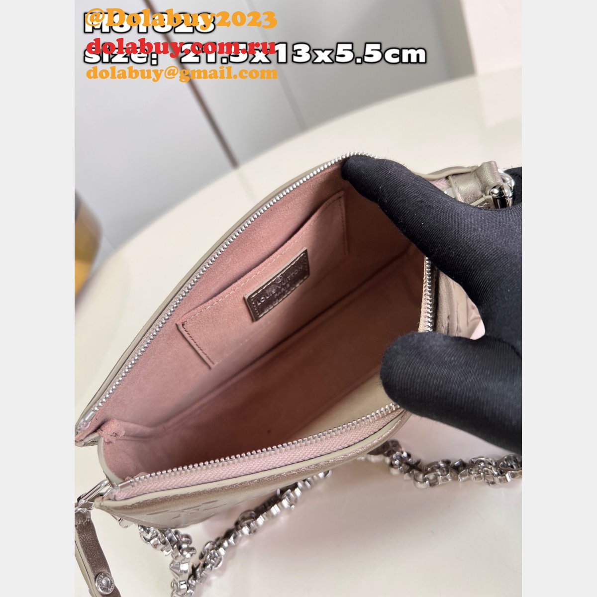 Louis Vuitton Replicas M81828 Lexington Pouch H27 7 Star Goods