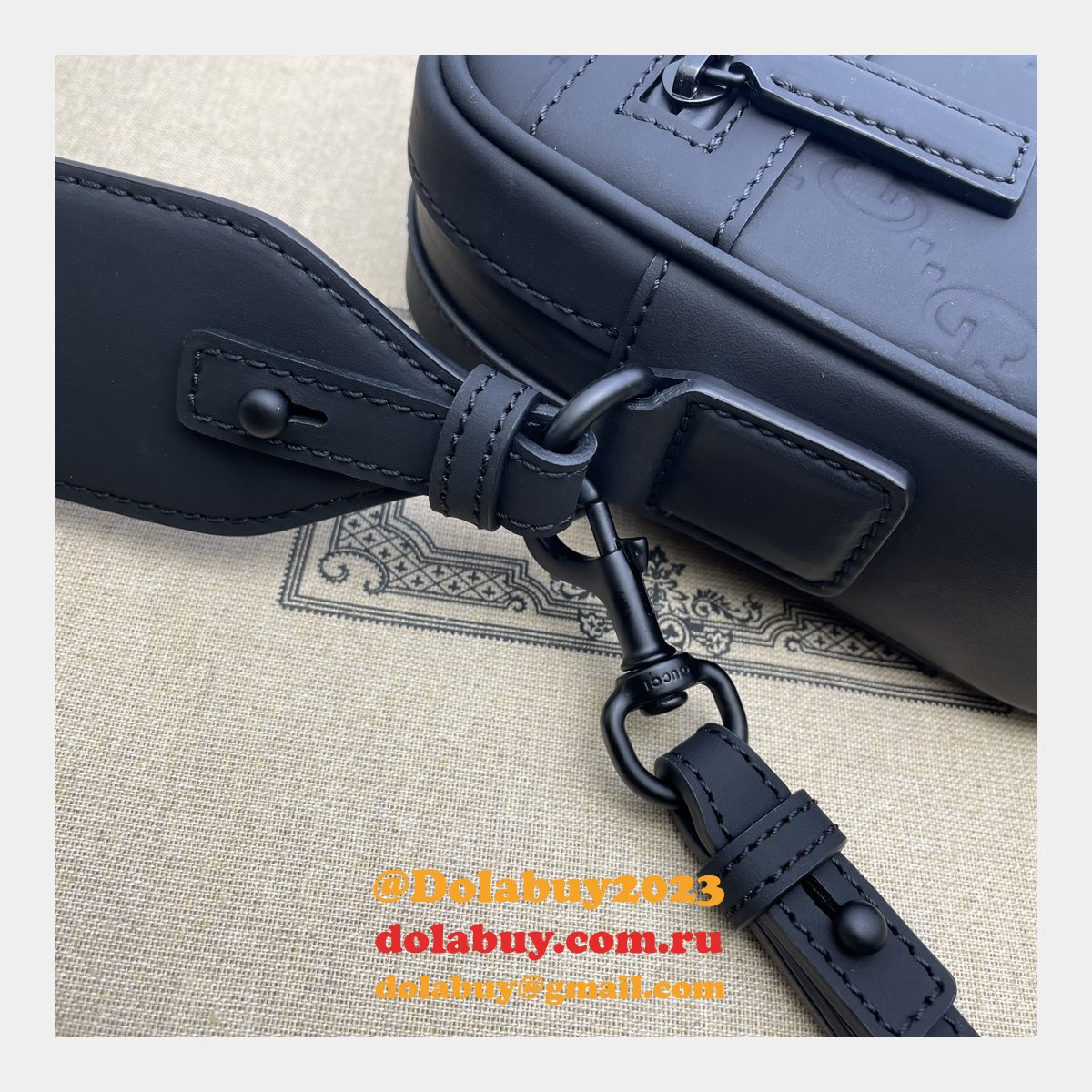 gg crossbody knockoff G*u*i rubber-effect 771293 black bag