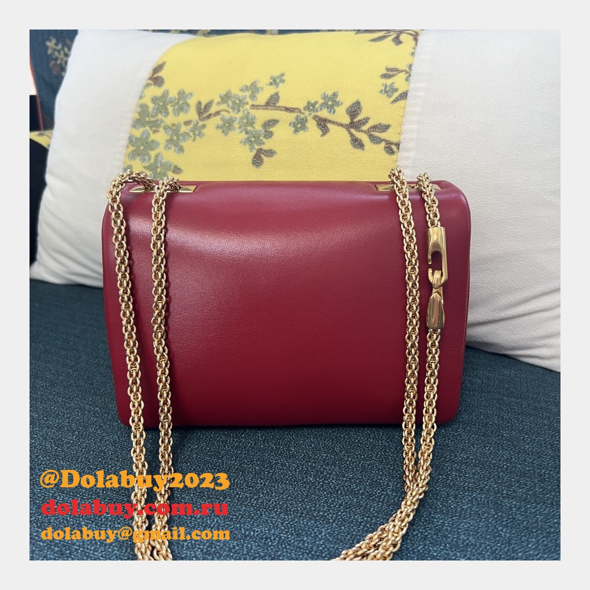 AAA+ Shop Valentino Garavani ONE STUD Chain Handbag