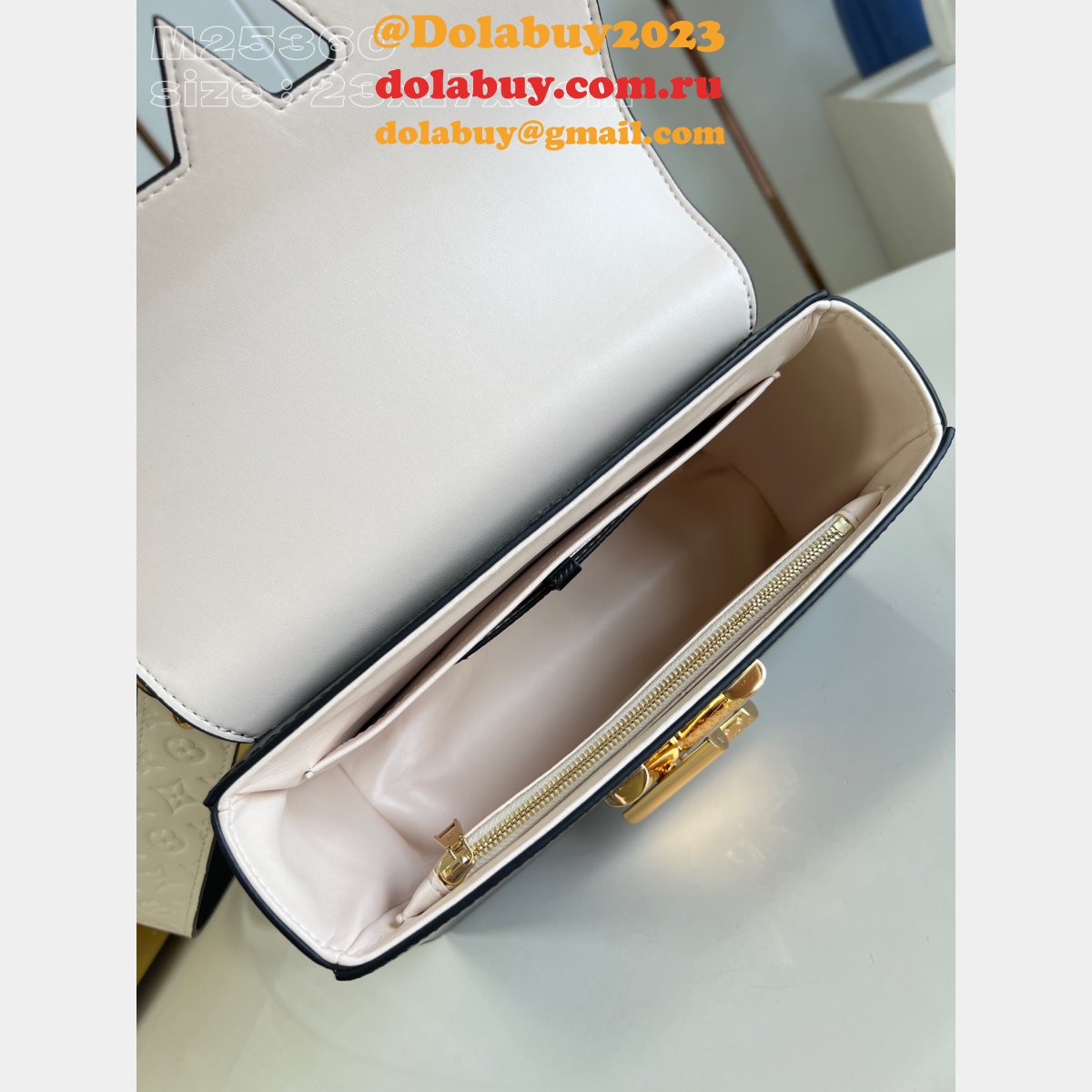 Twist Louis Vuitton Epi 7 Star Copy M25360/M25362 Shoulder Bag