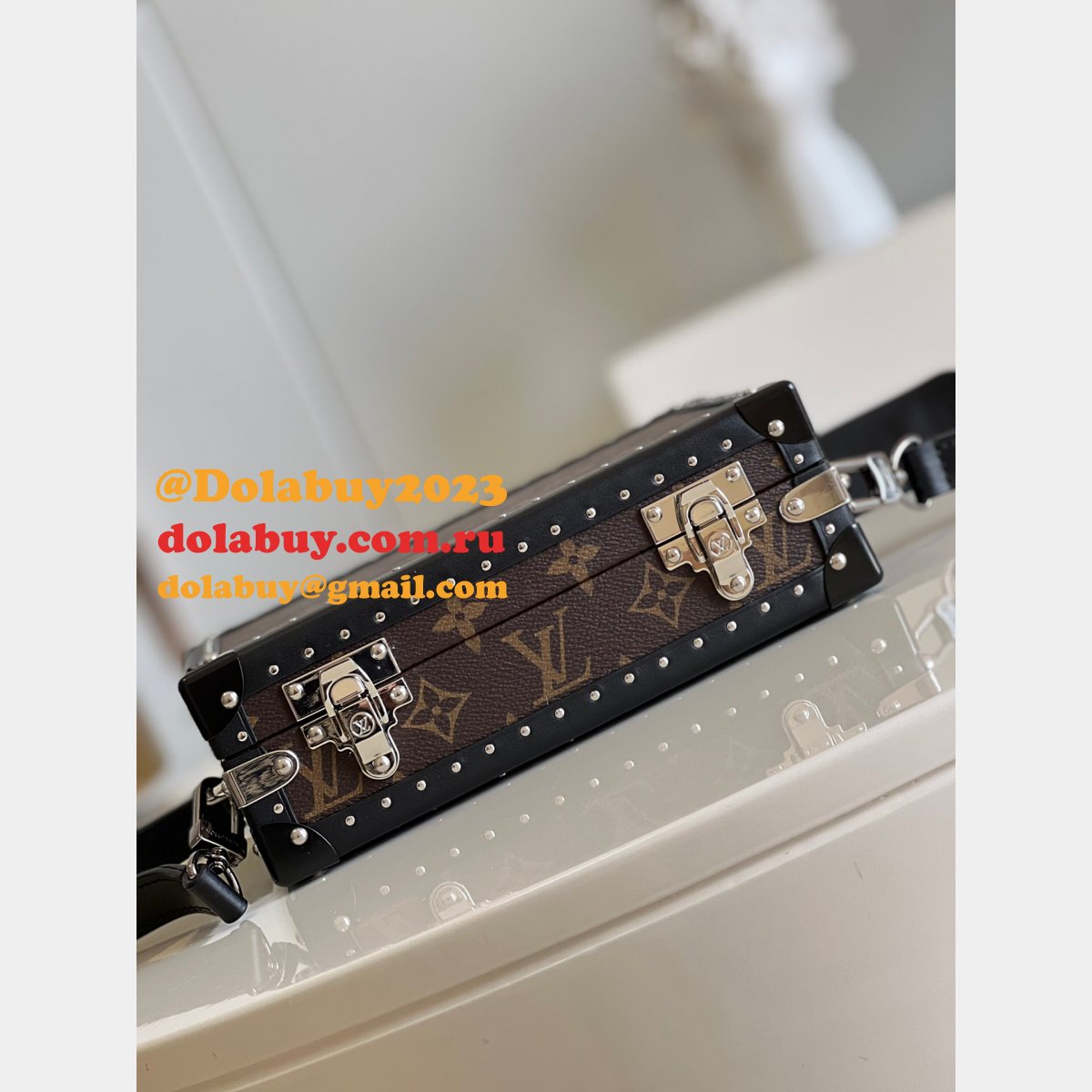 Louis Vuitton Replica Perfect Clutch Box Trunks and Travel M20251 Bag