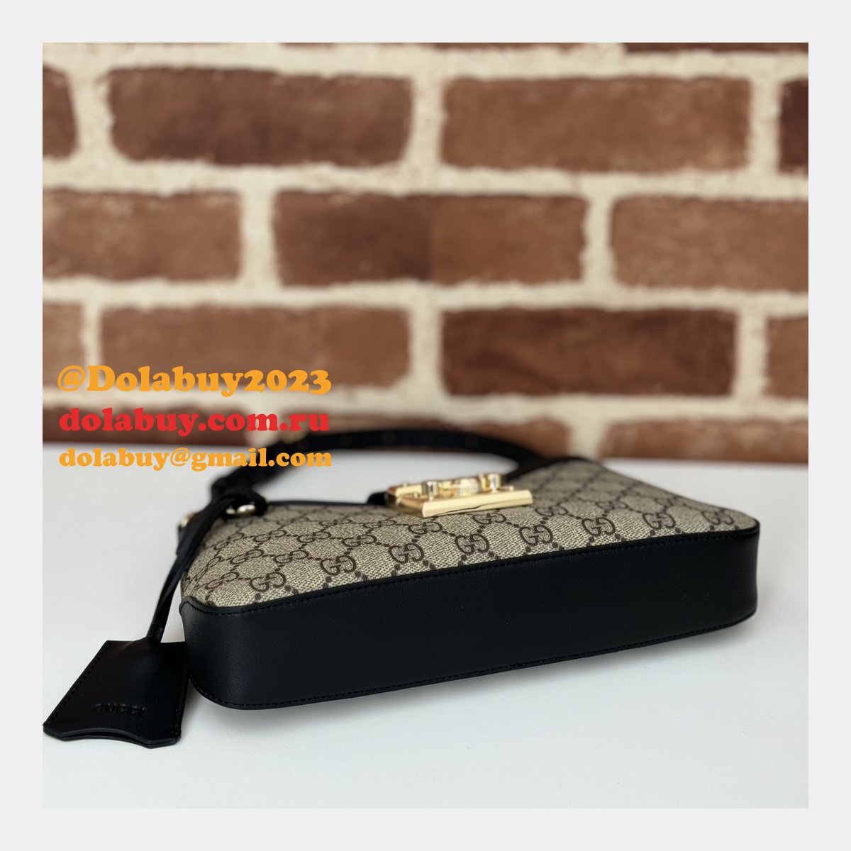 G*u*i best quality replicas 811705 padlock shoulder bag