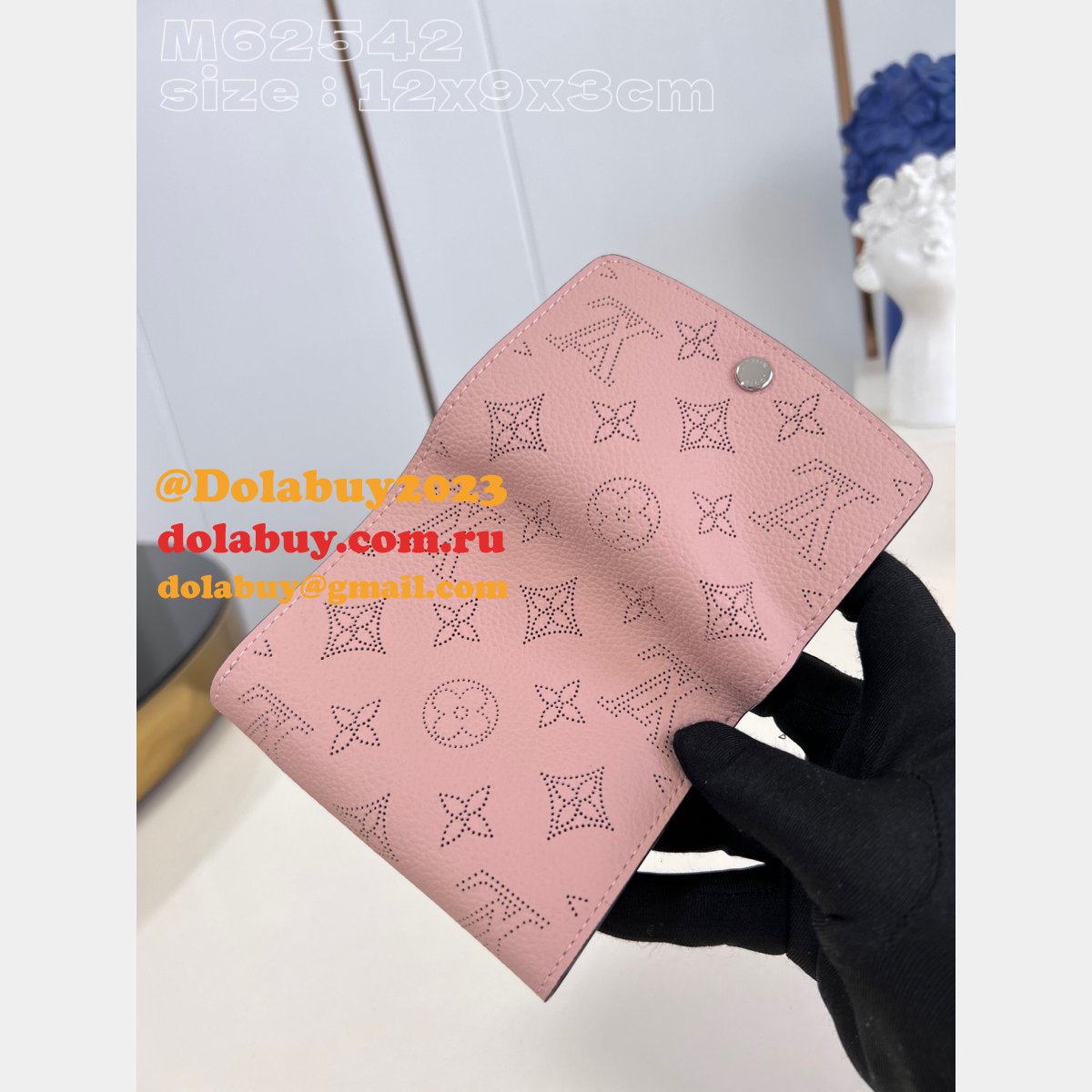 Iris Compact Wallet Mahina M62542/M62543 Louis Vuitton Replica Bag