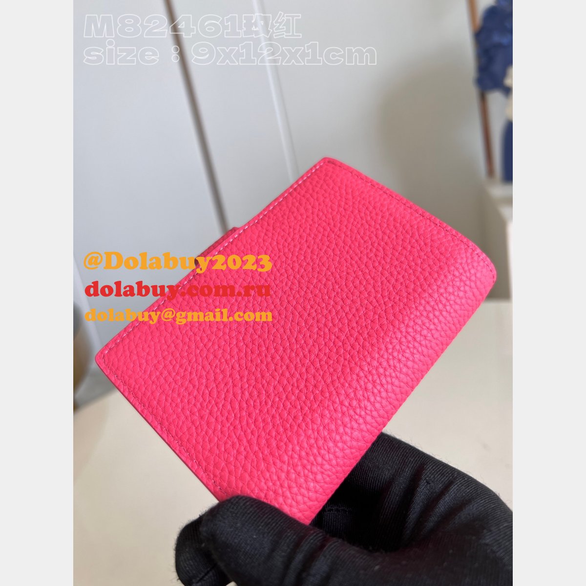 LV M82144/M82198/M82461/M81561 Vertical Compact Wallet Capucines