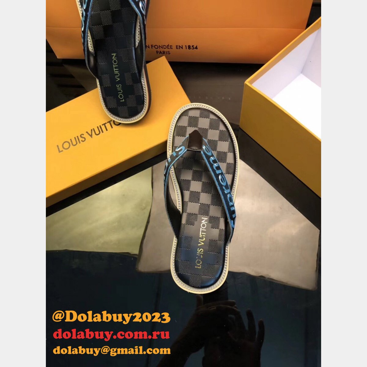 Louis Vuitton Replcia Beach Slippers 005 Shoes