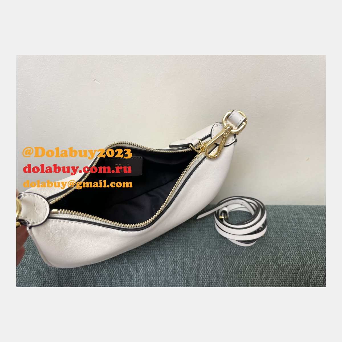 our dolabuy best praphy 56853 designer replica F**di bag