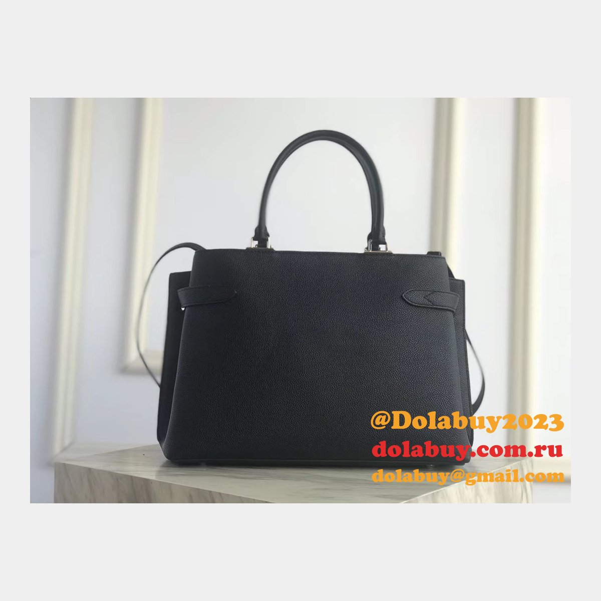 Replica Louis Vuitton UK M53730 Lockme Day Calf Leather Tote Bag