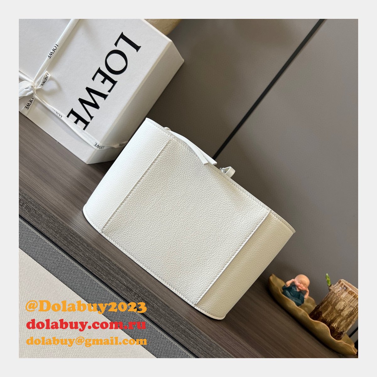 Compact Top Quality LOEWE Hammock Bag In Soft Grained Calfskin 20.8CM