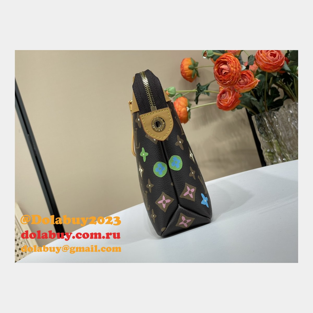 Fashion Louis Vuitton M83568 Pochette Voyage Souple Replica Bag