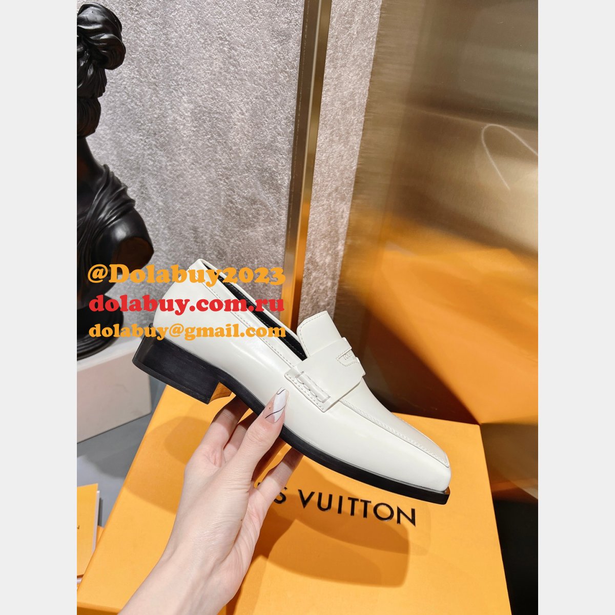 Get 1:1 High-Quality Reps Louis Vuitton Shoes at a Cheap Price